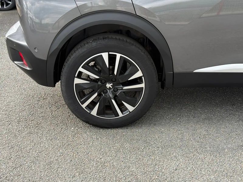 Photo de la voiture PEUGEOT 2008 BlueHDi 130 S&S EAT8 GT Pack