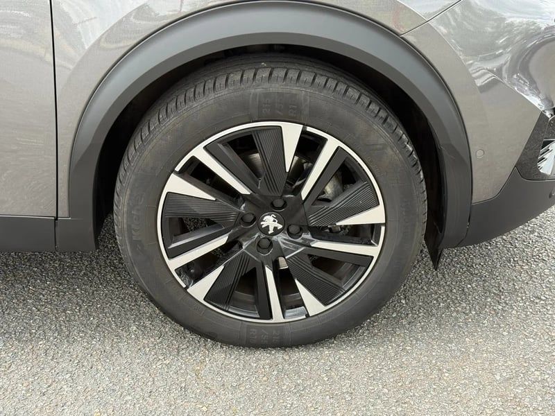 Photo de la voiture PEUGEOT 2008 BlueHDi 130 S&S EAT8 GT Pack