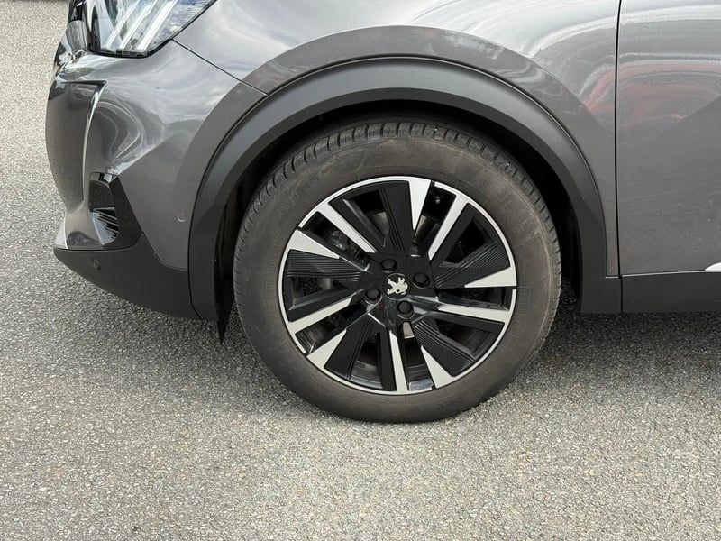 Photo de la voiture PEUGEOT 2008 BlueHDi 130 S&S EAT8 GT Pack