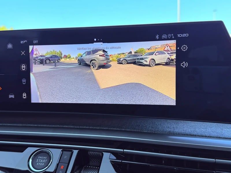 Photo de la voiture PEUGEOT 5008 Hybrid 145 ch e-DCS6 Allure