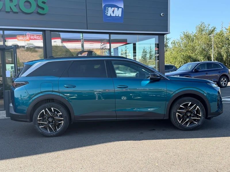 Photo de la voiture PEUGEOT 5008 Hybrid 145 ch e-DCS6 Allure