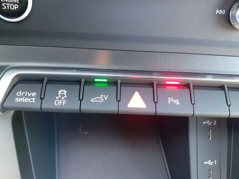 Photo de la voiture AUDI Q3 SPORTBACK 45 TFSIe  245 ch S tronic 6 S line