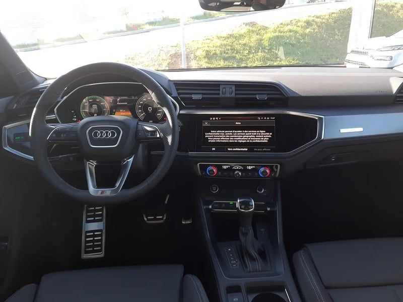 Photo de la voiture AUDI Q3 SPORTBACK 45 TFSIe  245 ch S tronic 6 S line