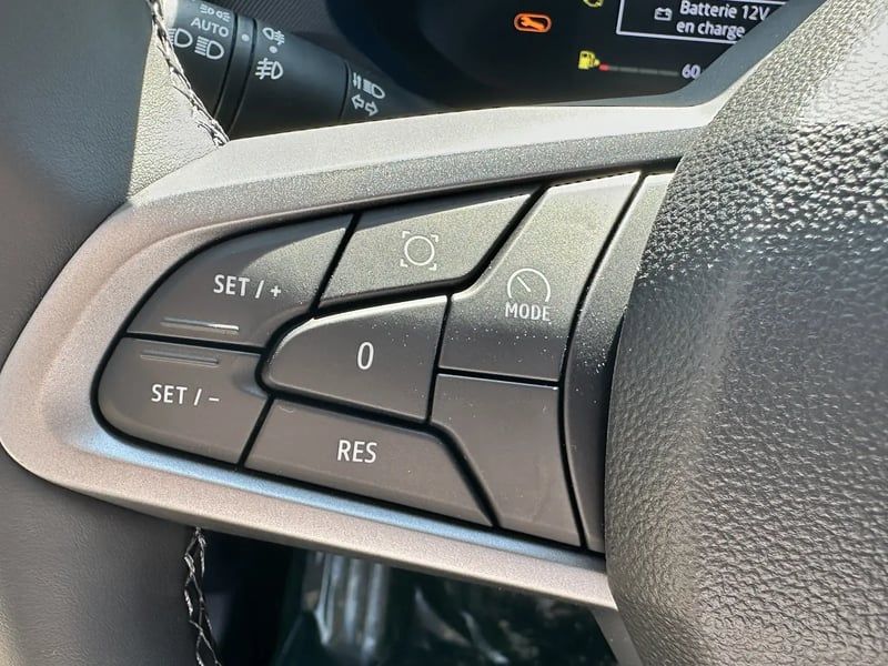 Photo de la voiture DACIA BIGSTER Mild Hybrid 140 Journey