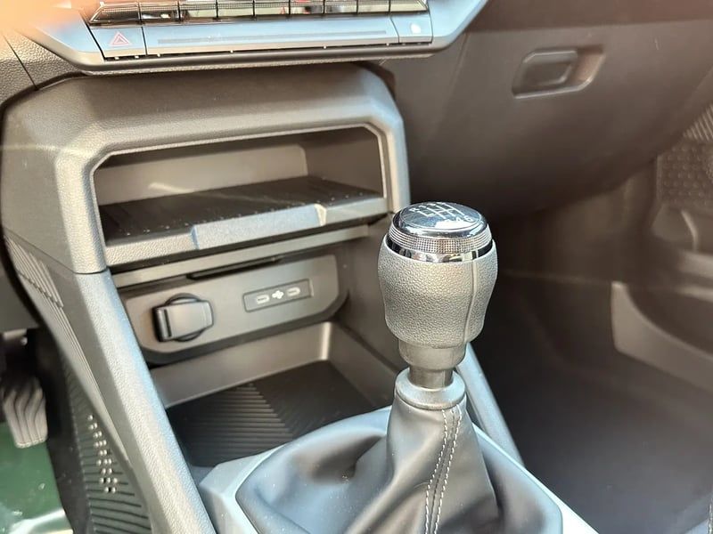 Photo de la voiture DACIA BIGSTER Mild Hybrid 140 Journey
