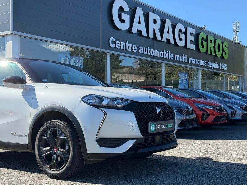 Photo de la voiture DS DS 3 CROSSBACK DS3 Crossback PureTech 130 EAT8 Performance Line