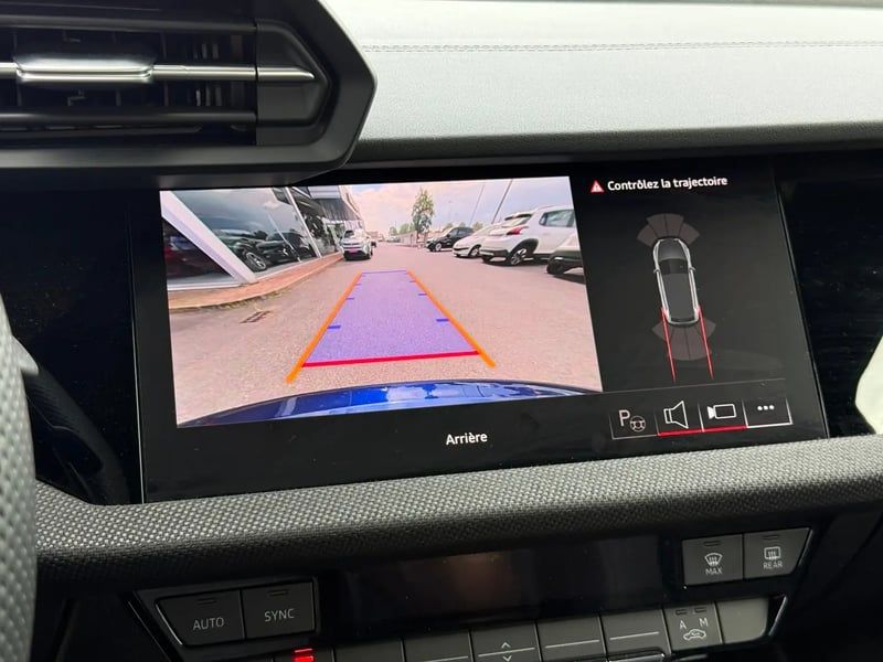 Photo de la voiture AUDI A3 SPORTBACK TFSI e Hybride rechargeable 204 S tronic 6 S line