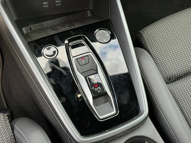 Photo de la voiture AUDI A3 SPORTBACK TFSI e Hybride rechargeable 204 S tronic 6 S line