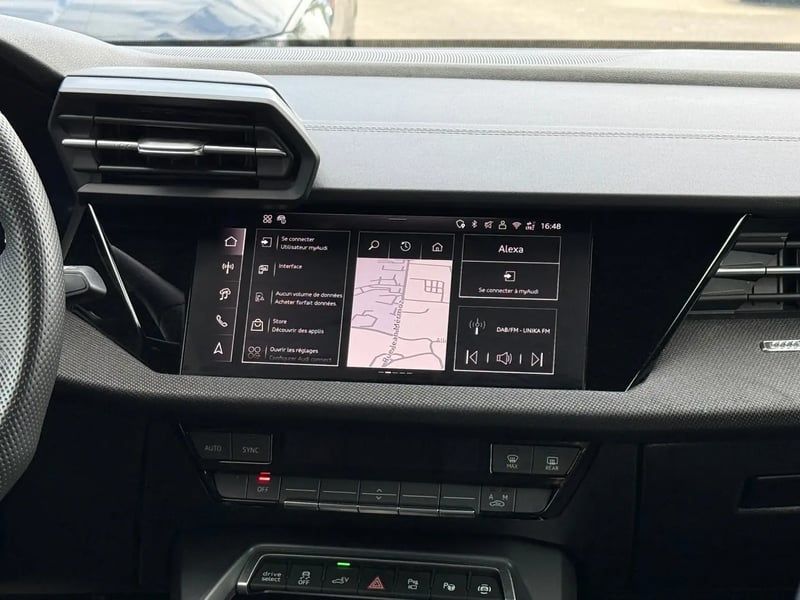 Photo de la voiture AUDI A3 SPORTBACK TFSI e Hybride rechargeable 204 S tronic 6 S line