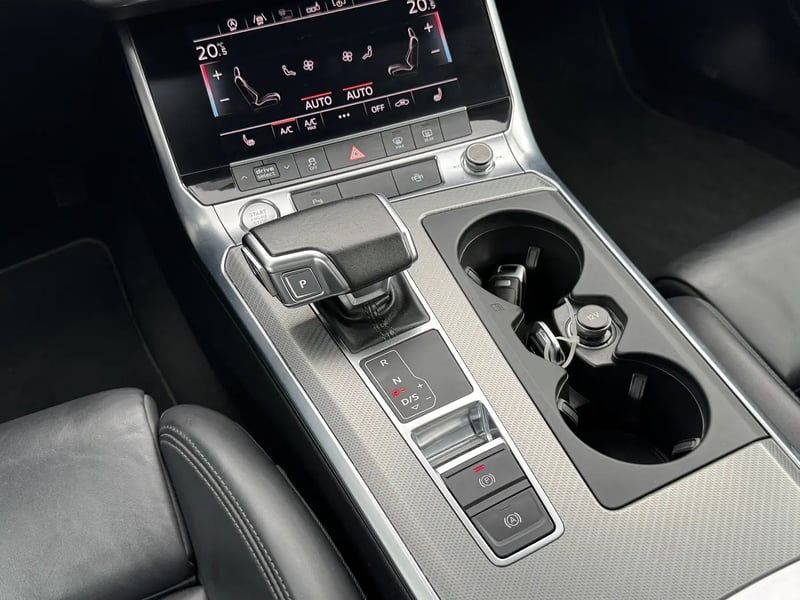 Photo de la voiture AUDI A6 AVANT 45 TDI 231 ch Quattro Tiptronic 8 S line