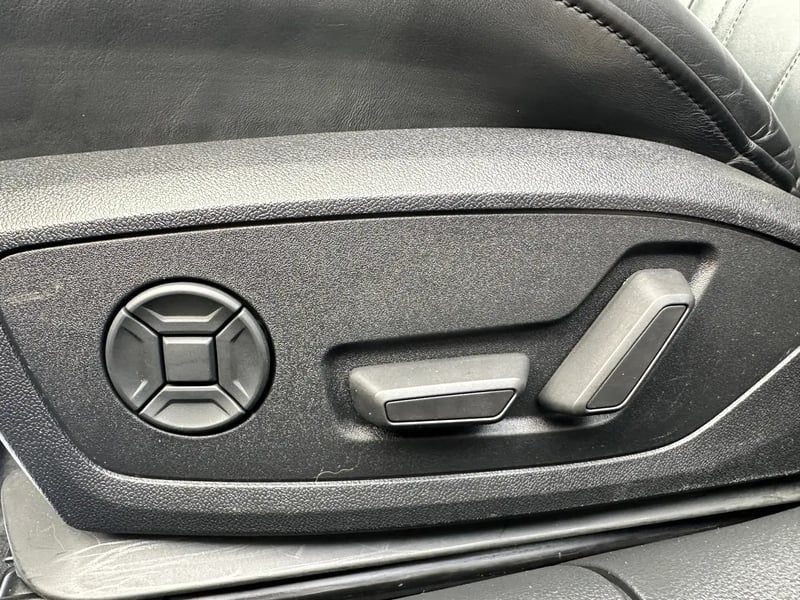 Photo de la voiture AUDI A6 AVANT 45 TDI 231 ch Quattro Tiptronic 8 S line