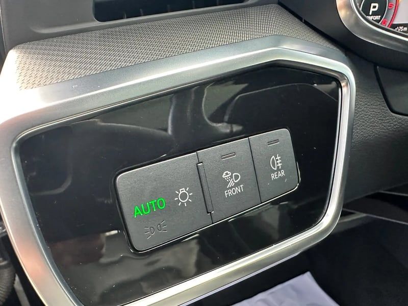 Photo de la voiture AUDI A6 AVANT 45 TDI 231 ch Quattro Tiptronic 8 S line