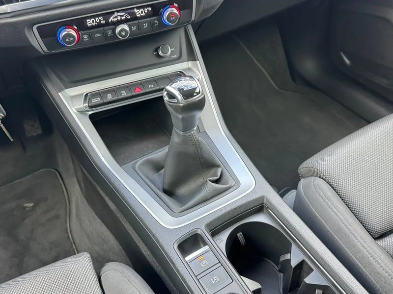 Photo de la voiture AUDI Q3 SPORTBACK 35 TFSI 150 ch Design