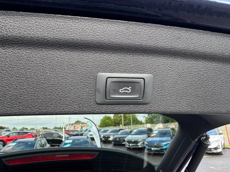 Photo de la voiture AUDI Q3 SPORTBACK 35 TFSI 150 ch Design