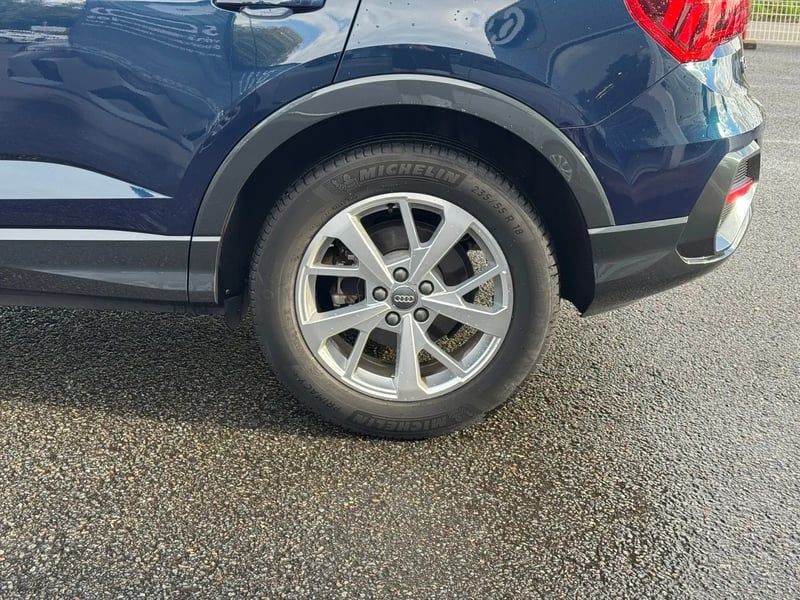 Photo de la voiture AUDI Q3 SPORTBACK 35 TFSI 150 ch Design