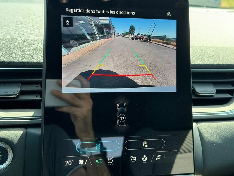 Photo de la voiture RENAULT CAPTUR E-Tech full hybrid 160 ch Techno