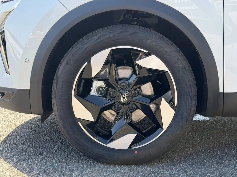 Photo de la voiture RENAULT CAPTUR E-Tech full hybrid 160 ch Techno