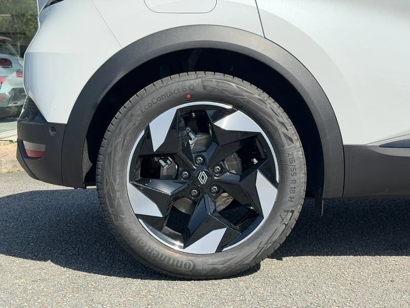 Photo de la voiture RENAULT CAPTUR E-Tech full hybrid 160 ch Techno