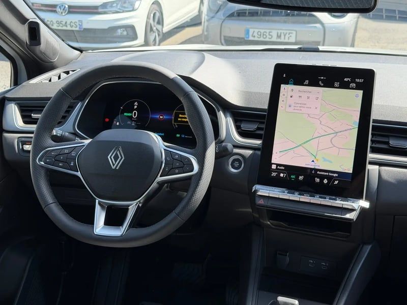 Photo de la voiture RENAULT CAPTUR E-Tech full hybrid 160 ch Techno