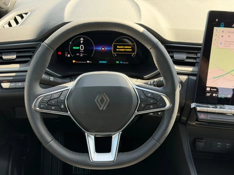 Photo de la voiture RENAULT CAPTUR E-Tech full hybrid 160 ch Techno