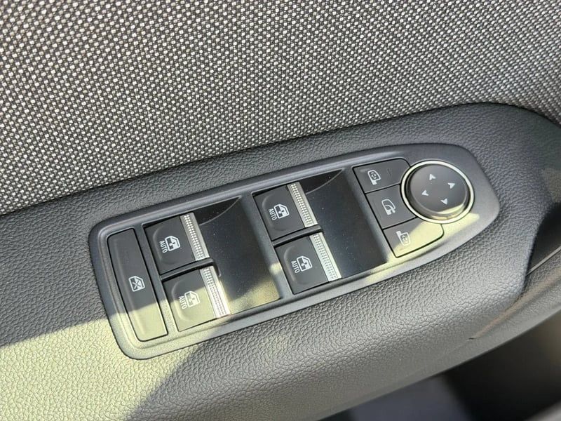 Photo de la voiture RENAULT CAPTUR E-Tech full hybrid 160 ch Techno