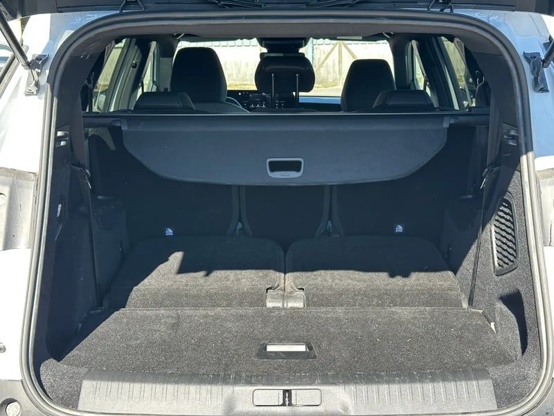 Photo de la voiture PEUGEOT 5008 Hybrid 145 ch e-DCS6 Allure
