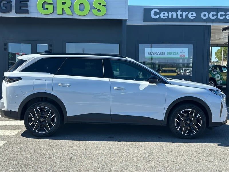 Photo de la voiture PEUGEOT 5008 Hybrid 145 ch e-DCS6 Allure