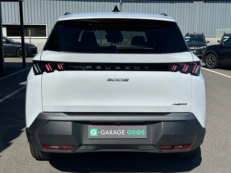 Photo de la voiture PEUGEOT 5008 Hybrid 145 ch e-DCS6 Allure