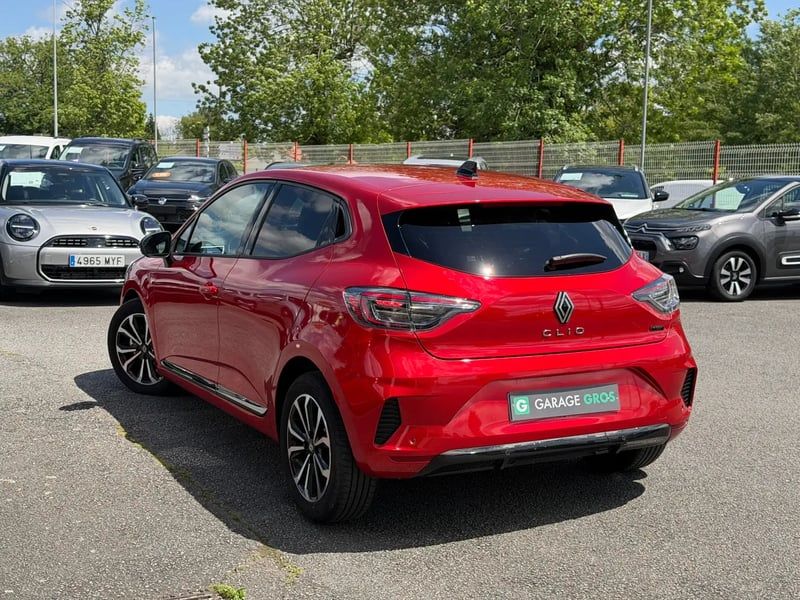 Photo de la voiture RENAULT CLIO V E-Tech full hybrid 145 ch GSR2 Techno