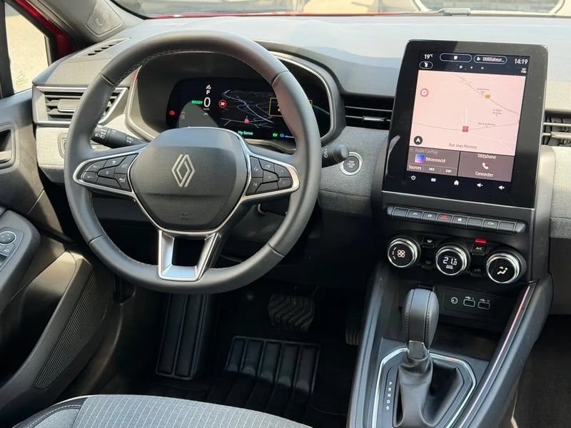 Photo de la voiture RENAULT CLIO V E-Tech full hybrid 145 ch GSR2 Techno