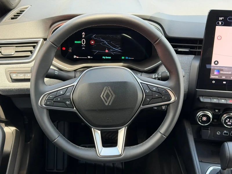 Photo de la voiture RENAULT CLIO V E-Tech full hybrid 145 ch GSR2 Techno
