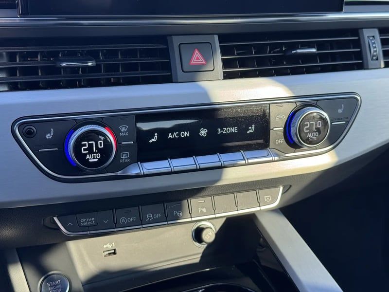 Photo de la voiture AUDI A5 SPORTBACK 35 TDI 163 S tronic 7 S Line