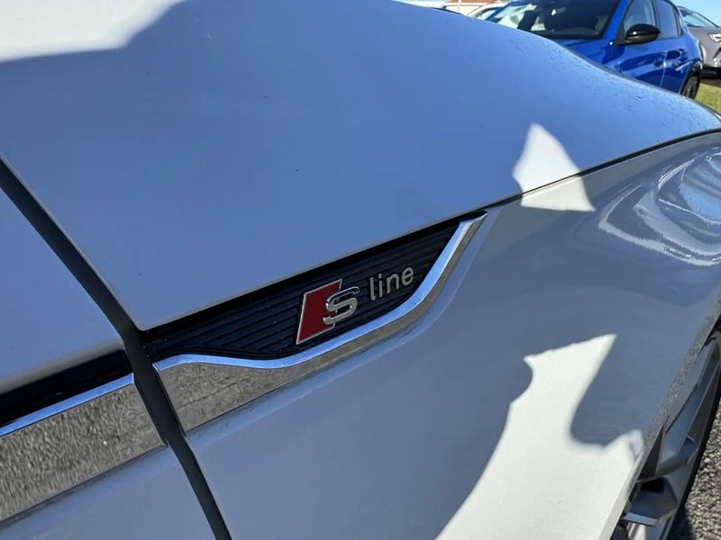 Photo de la voiture AUDI A5 SPORTBACK 35 TDI 163 S tronic 7 S Line