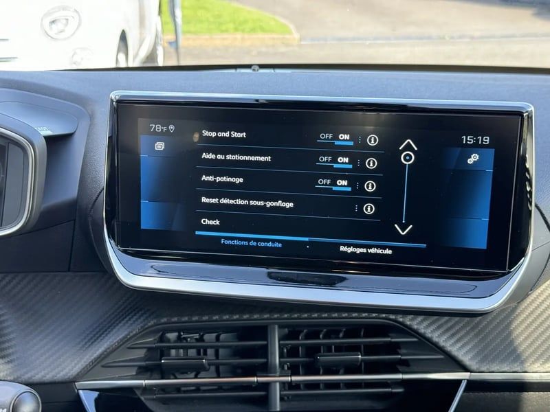 Photo de la voiture PEUGEOT 208 BlueHDi 100 S&S BVM6 Allure Pack