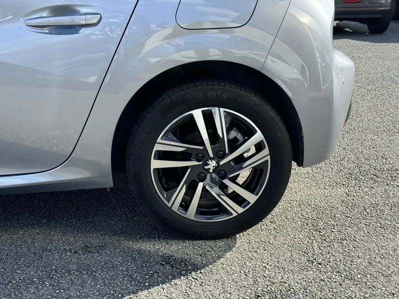 Photo de la voiture PEUGEOT 208 BlueHDi 100 S&S BVM6 Allure Pack