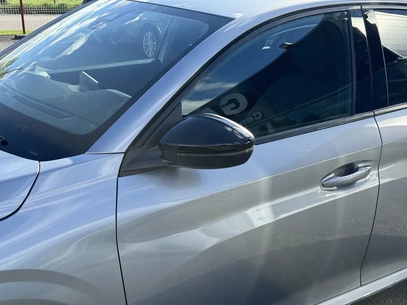 Photo de la voiture PEUGEOT 208 BlueHDi 100 S&S BVM6 Allure Pack