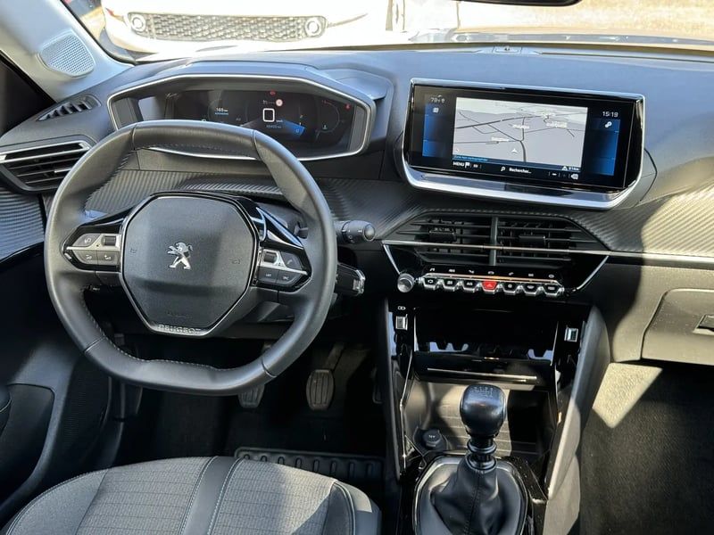 Photo de la voiture PEUGEOT 208 BlueHDi 100 S&S BVM6 Allure Pack