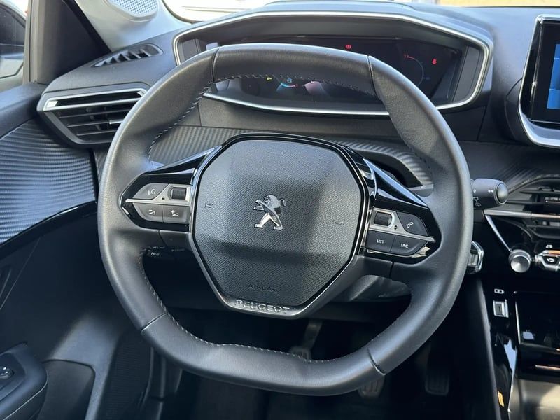 Photo de la voiture PEUGEOT 208 BlueHDi 100 S&S BVM6 Allure Pack