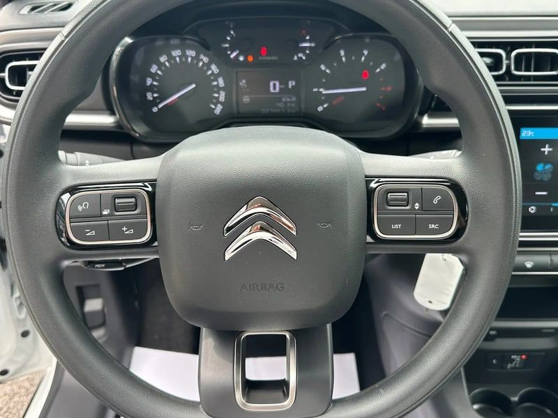 Photo de la voiture CITROEN C3 PureTech 110 S&S EAT6 Shine