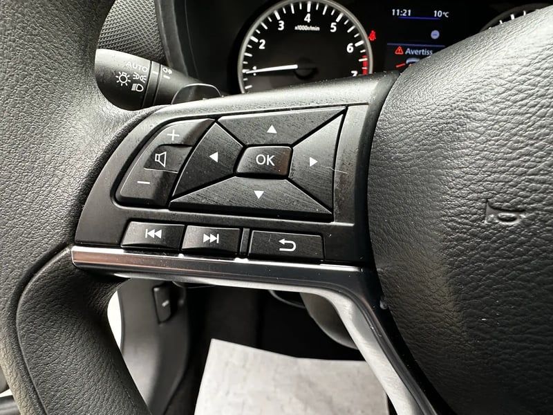 Photo de la voiture NISSAN JUKE 2023.5 DIG-T 114 DCT7 Acenta