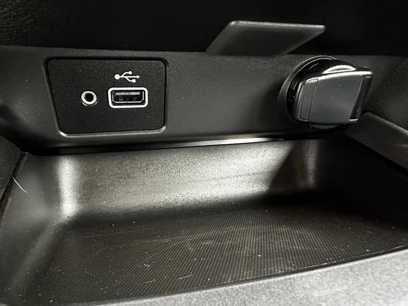 Photo de la voiture NISSAN JUKE 2023.5 DIG-T 114 DCT7 Acenta