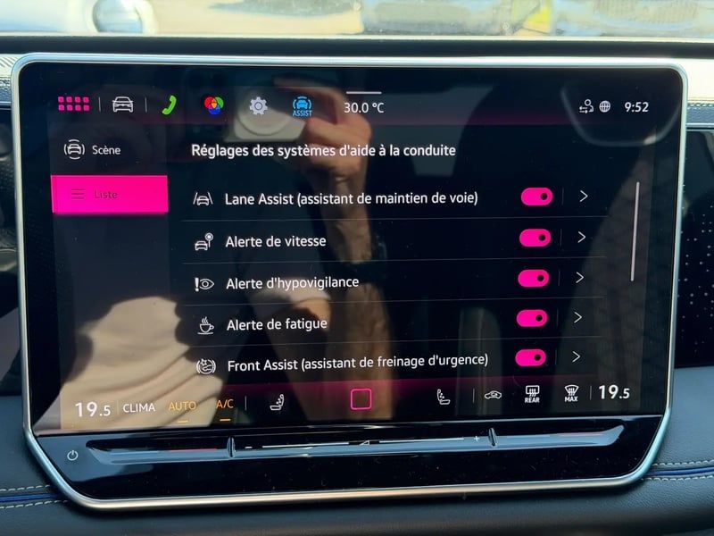Photo de la voiture VOLKSWAGEN TIGUAN 2.0 TDI 150ch DSG7 R-Line Edition