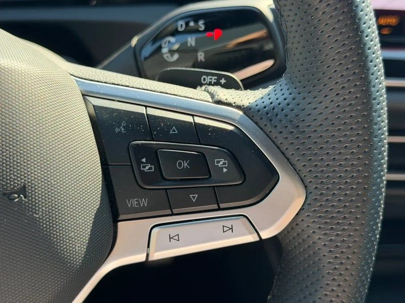 Photo de la voiture VOLKSWAGEN TIGUAN 2.0 TDI 150ch DSG7 R-Line Edition