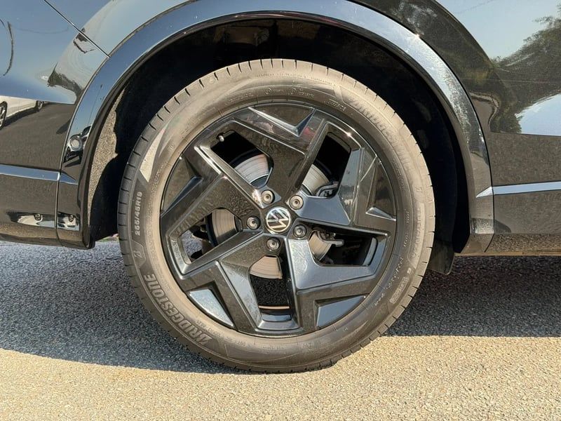 Photo de la voiture VOLKSWAGEN TIGUAN 2.0 TDI 150ch DSG7 R-Line Edition