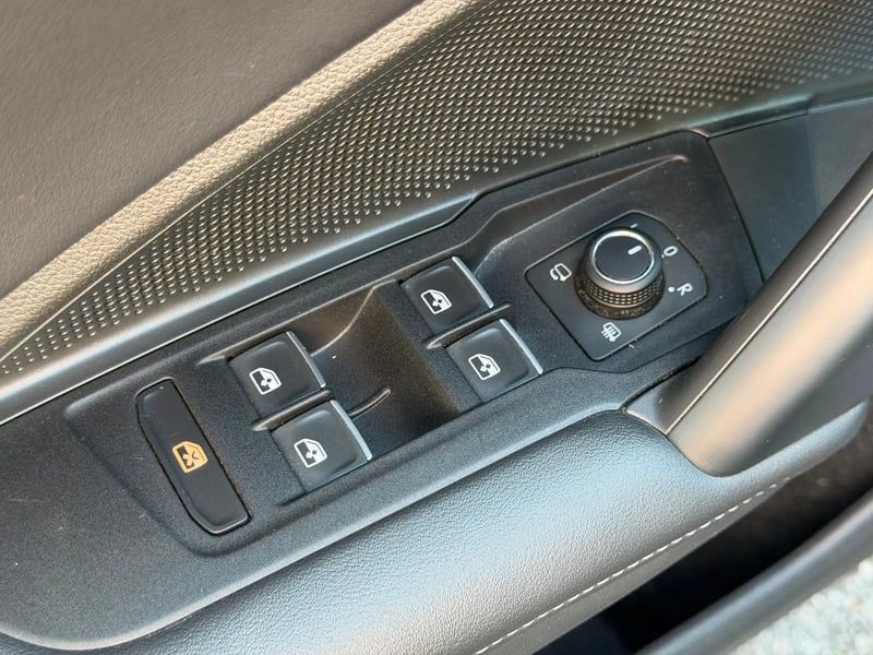 Photo de la voiture VOLKSWAGEN TIGUAN 2.0 TDI 150ch DSG7 R-Line Edition