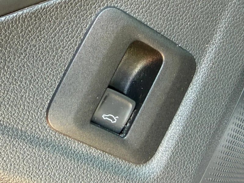 Photo de la voiture VOLKSWAGEN TIGUAN 2.0 TDI 150ch DSG7 R-Line Edition