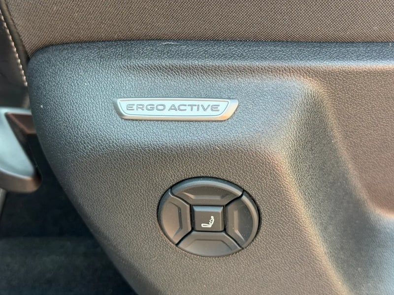 Photo de la voiture VOLKSWAGEN TIGUAN 2.0 TDI 150ch DSG7 R-Line Edition