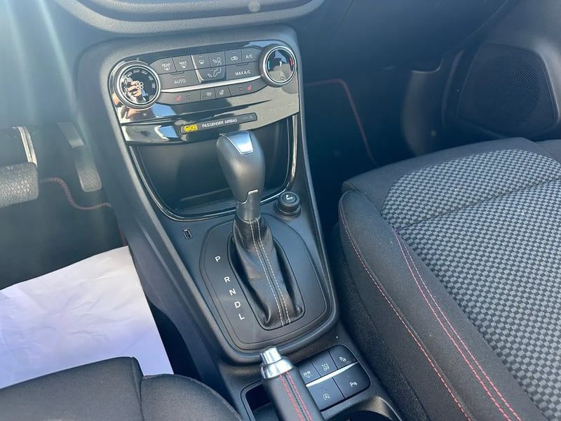 Photo de la voiture FORD PUMA 1.0 EcoBoost 155 ch mHEV S&S Powershift ST-Line - 5P
