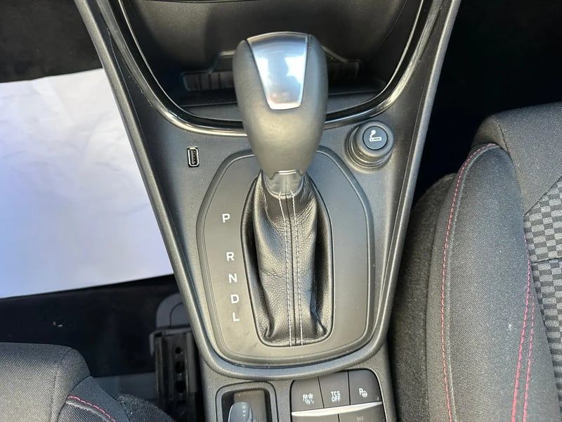 Photo de la voiture FORD PUMA 1.0 EcoBoost 155 ch mHEV S&S Powershift ST-Line - 5P
