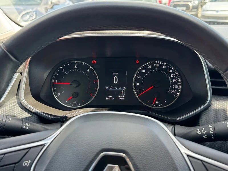 Photo de la voiture RENAULT CLIO V Blue dCi 85 Zen